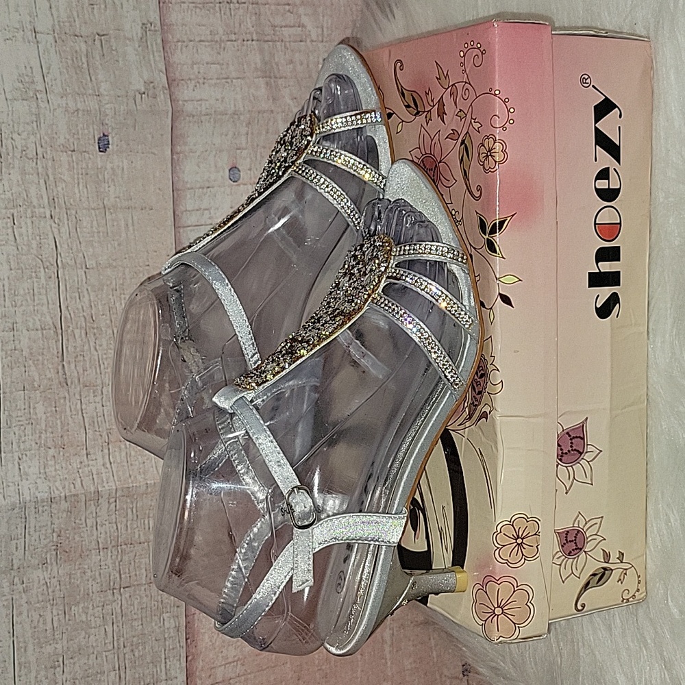 Shoezy Silver and Copper Kitten Heels